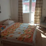 International 2-star Spacious 88 Sq M Apartman *