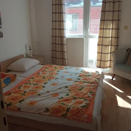 International 2-star Spacious 88 Sq M Lägenhet *