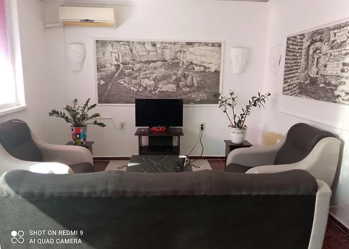 International 2-star Spacious 88 Sq M Lejlighed